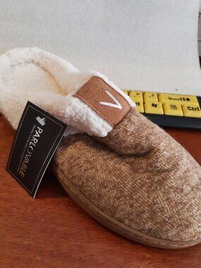 NEW BAG ! Parlovable Comfy Slippers WMN Indoor Fluffy Brown Sz M US7-8 / EU38-39